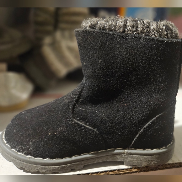 NWOT Toddler 4 boots - Picture 3 of 4